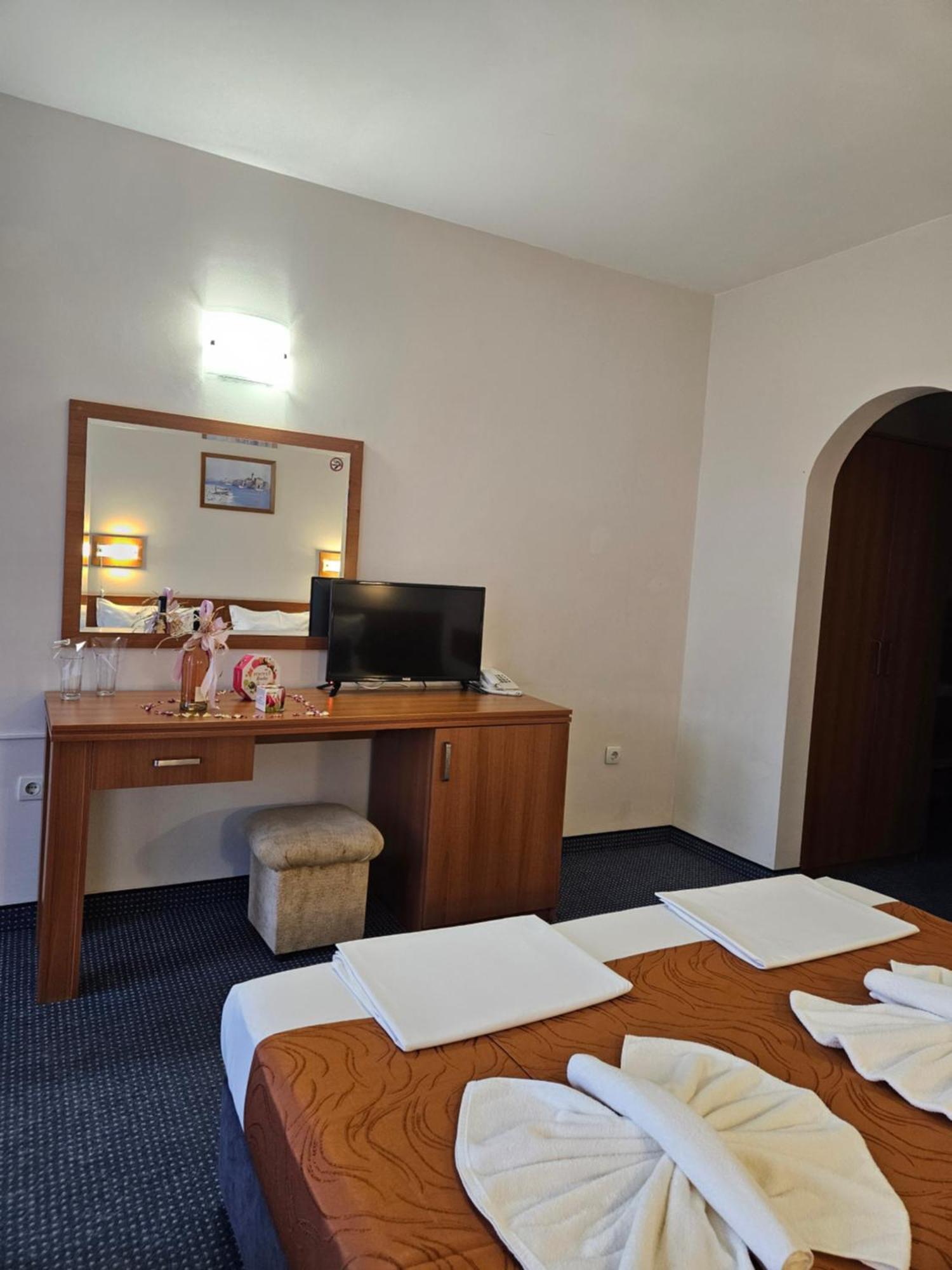 Hotel Liani Slantchev Briag Extérieur photo