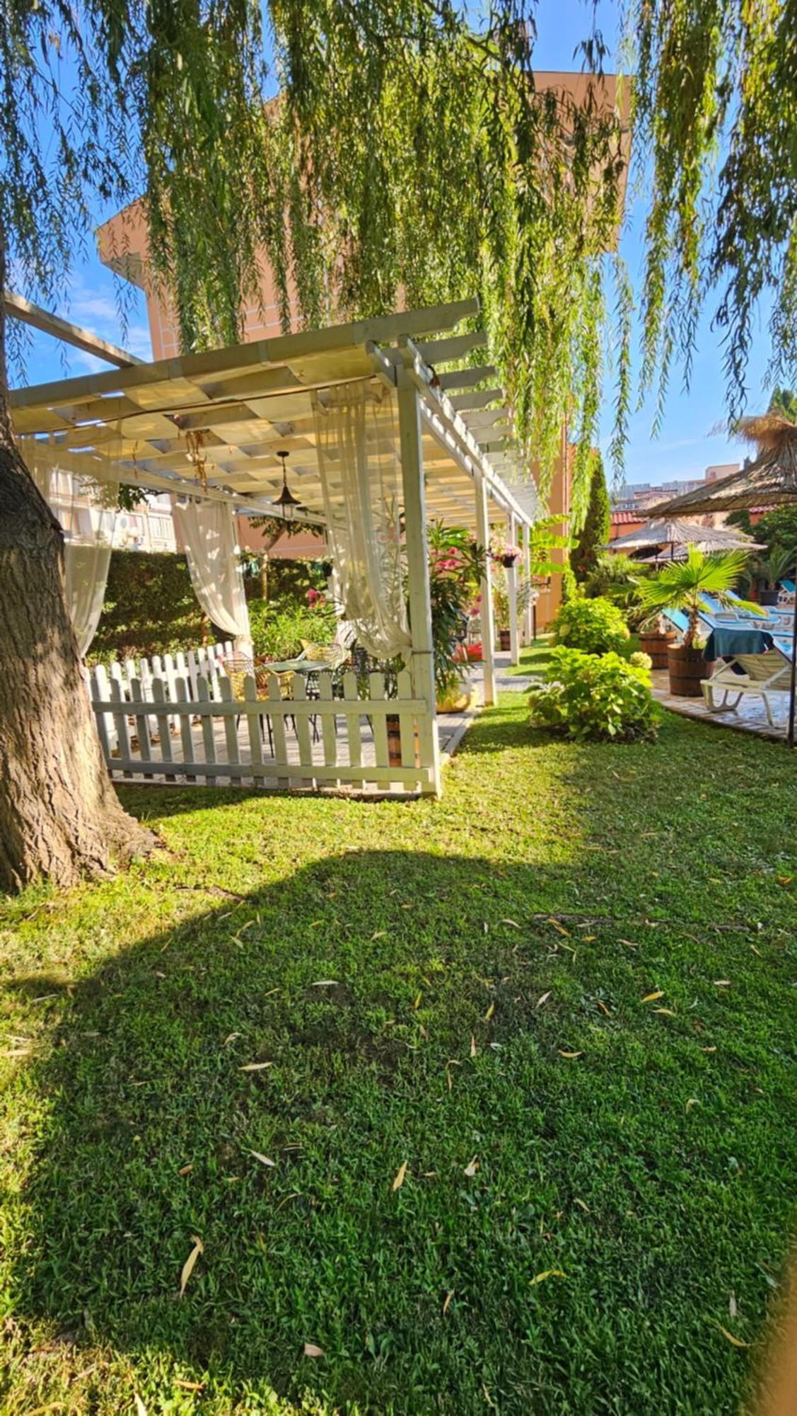 Hotel Liani Slantchev Briag Extérieur photo