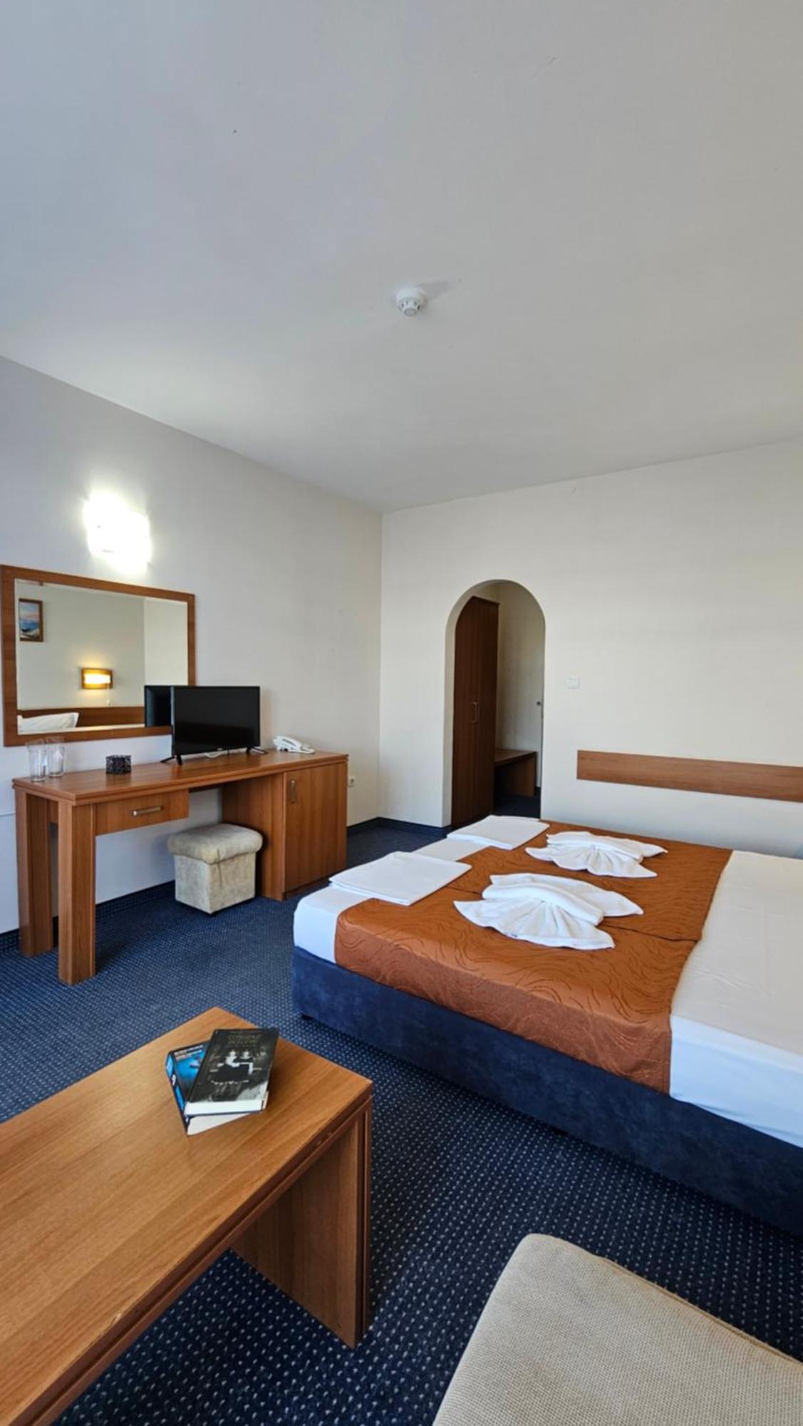 Hotel Liani Slantchev Briag Extérieur photo